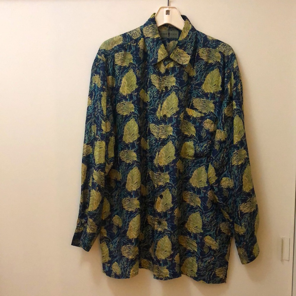Vintage Robert Stock Men’s Medium 100% silk long sleeve, button down, collared
